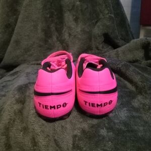 Nike Jr Legend 8 Club Fg/mg Multi-Ground Soccer Cleat Big Kids